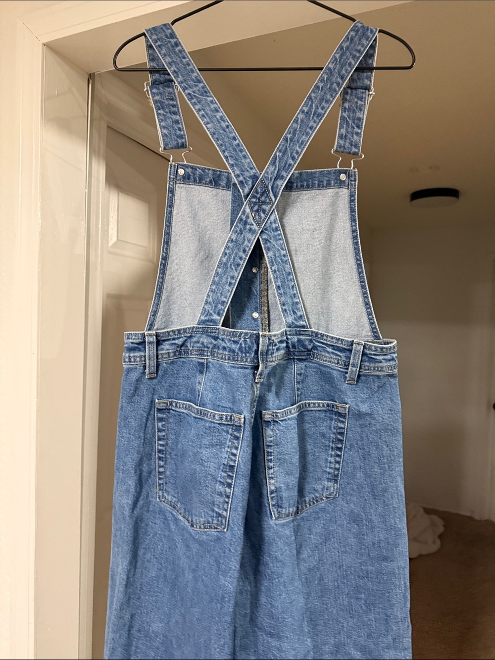 Universal Thread Blue Denim Women's Wide-Leg Overalls - Picture 4 of 4